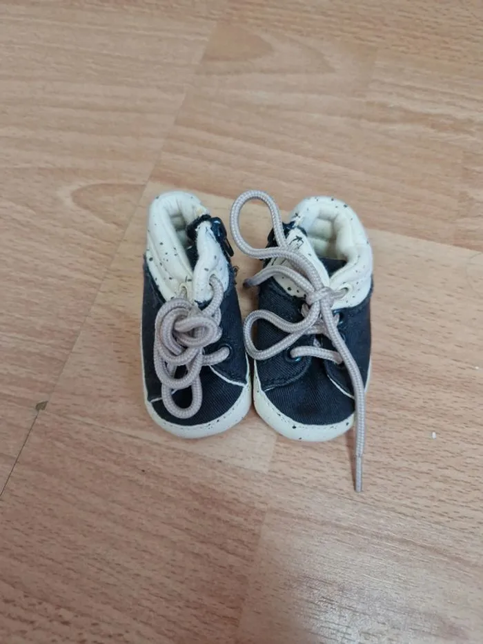 Lot de 2 paires de chaussures 1 mois - Kiabi | Beebs