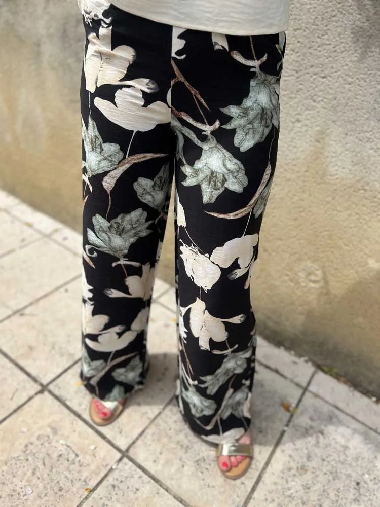 Pantalon fluide noir fleuri ABYGAEL - Prêt à porter femme Cléstyle Couleur Noir XXS à 6XL L
